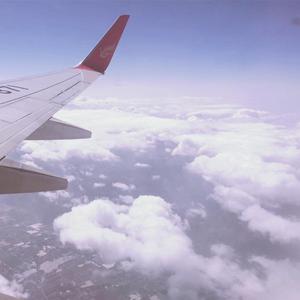 小娻孑在卧室里被躁
